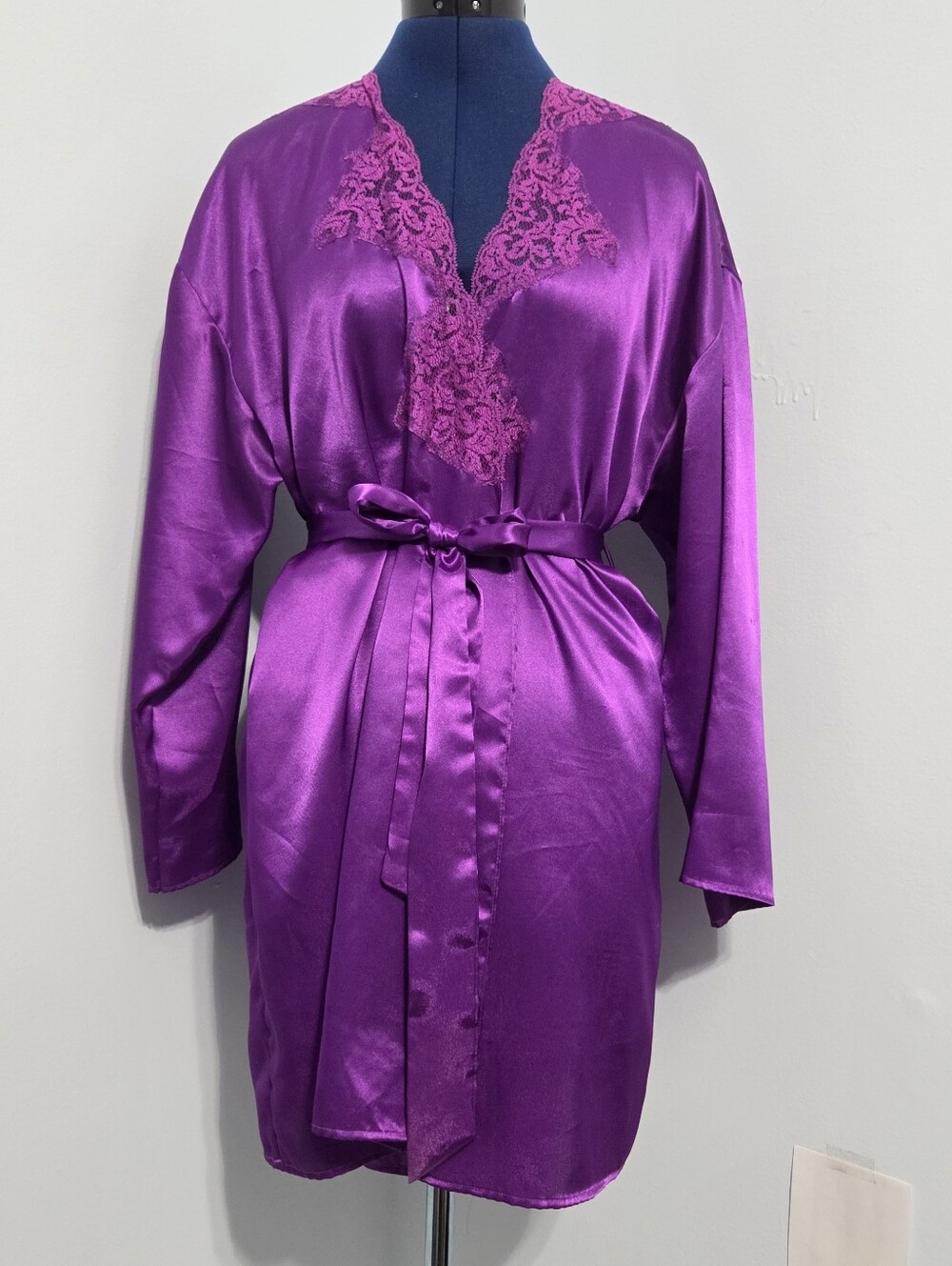 Vintage Bright Orchid Purple Satin Robe One Size